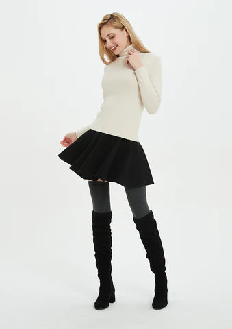 Why do Kayhoma thigh high socks stay on the thighs without sliding down?