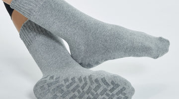 Be sure to choose cotton hospital socks.