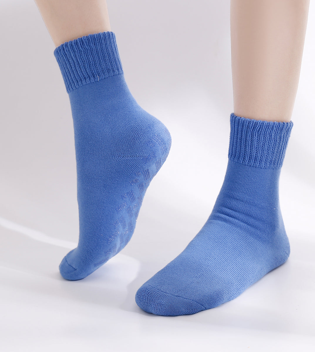 These hospital socks fit great and grip well. – Kayhoma