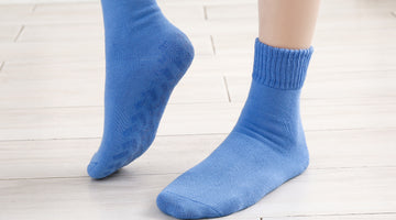 These hospital socks are warm, soft, reach to upper calf and stay put
